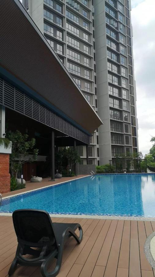 Stayje Putrajaya, 5 Minutes To Ioi City Mall, Wifi , Netflix, Free Parking Eksteriør bilde